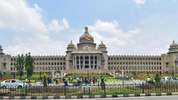 Couple attempts suicide outside Vidhana Soudha in Bengaluru to draw CM's attention