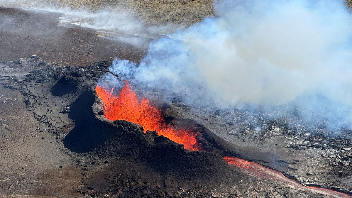 Iceland evacuates town over concerns of volcanic eruption