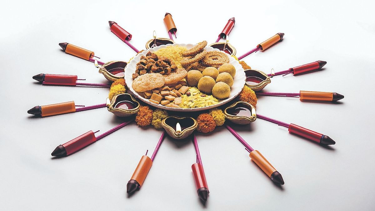 Diwali 2023: 5 snacks to light up your Diwali party
