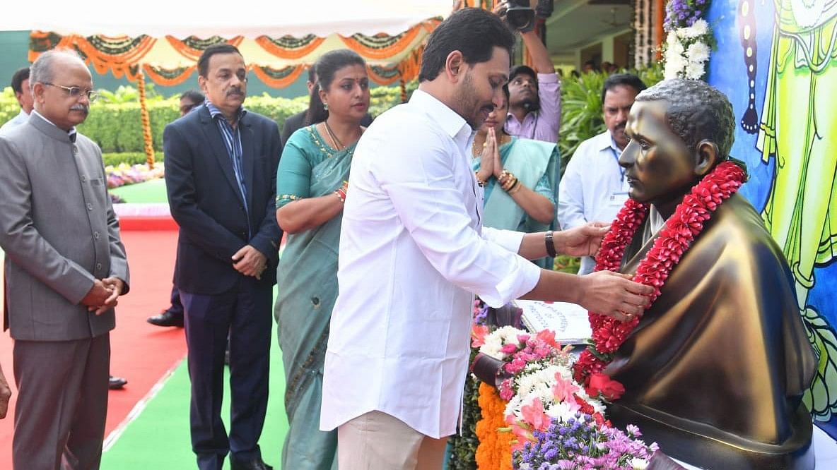 CM Jagan Mohan Reddy participates in Andhra Pradesh Formation Day celebrations
