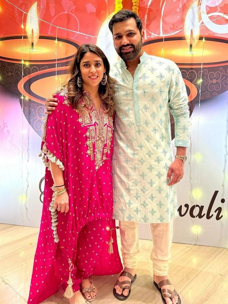 Diwali 2018: Virat Kohli Poses With Wife Anushka Sharma, Wishes Fans A Very  
