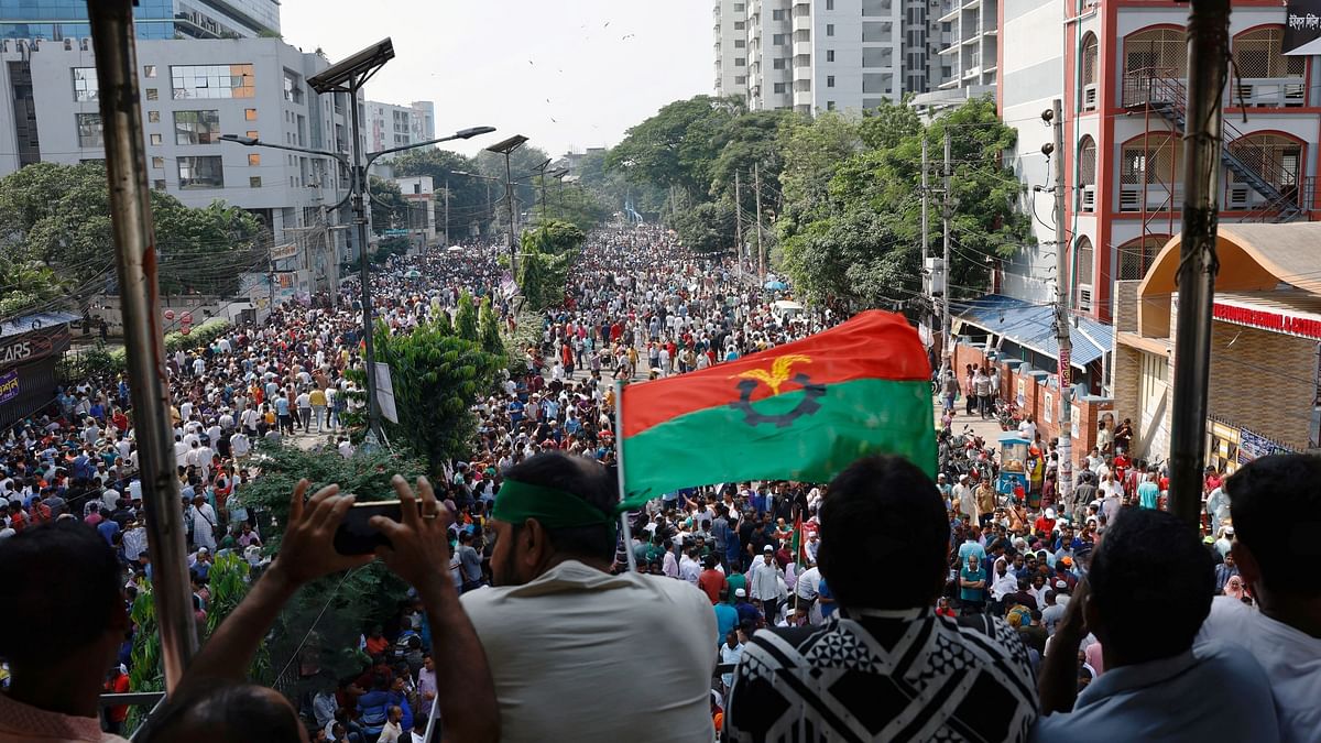 Bangladeshi court sends BNP leader to prison as opposition enforces transport blockade