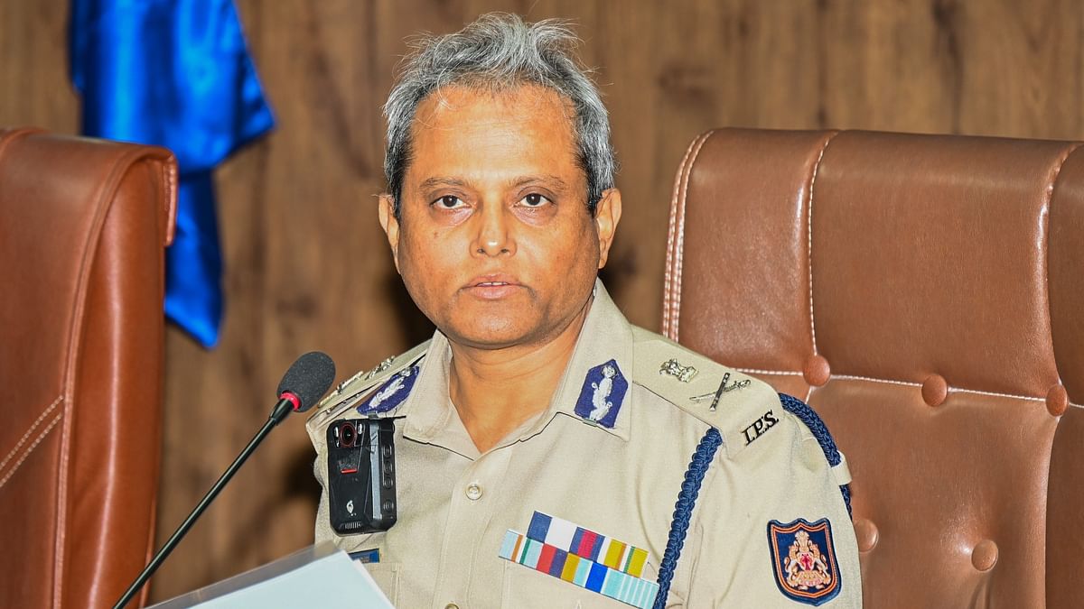 Burst crackers only from 8 pm-10 pm, says top cop; announces task force