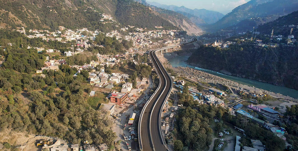 Successfull completion of the construction of the Ramban viaduct, a remarkable feat spanning the 1.08 km with four lanes on the Udhampur-Ramban section of the National Highway-44, in J&amp;K.