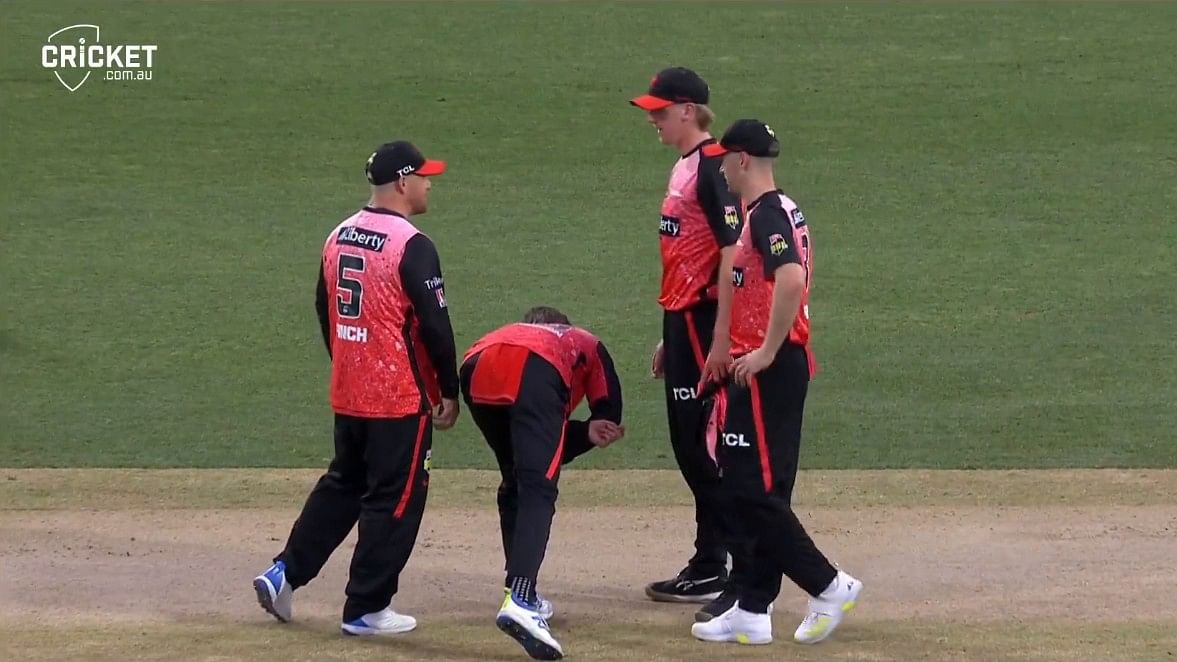 Teams fume as Big Bash match abandoned due to dangerous pitch