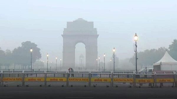 Delhi records minimum temp of 9.4 degree Celsius, air quality 'very poor'
