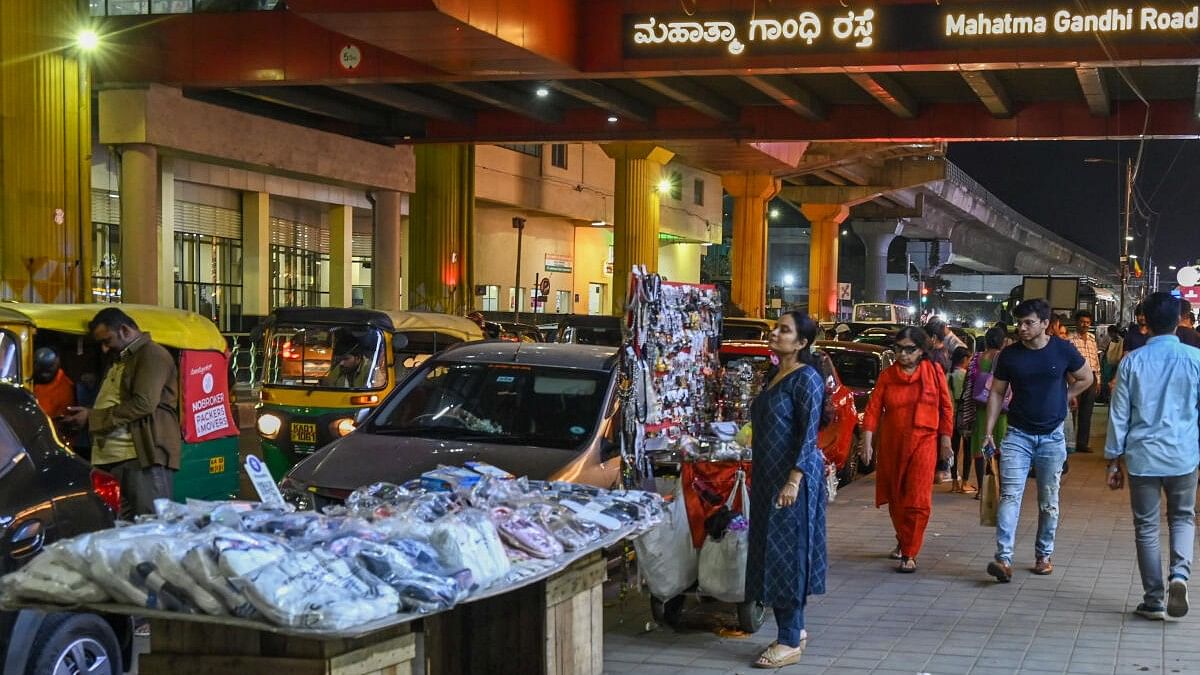 Street vendors to shut shop early today