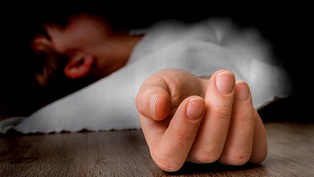 Couple, daughter found hanging inside home in Raipur - Vimarsana News