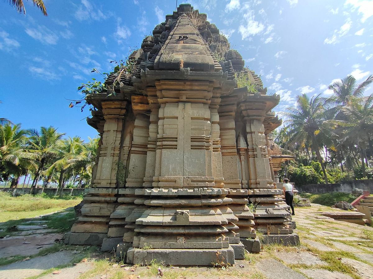 The vimana of the Moole Shankareshwara temple.