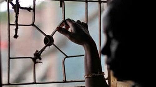 Eleven bonded labourers including nine women rescued from Thane district