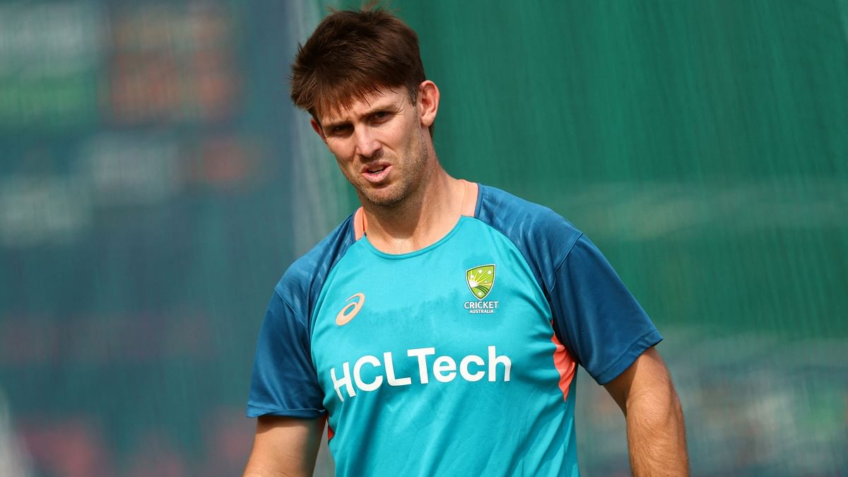 Marsh, Smith dig Australia out of a hole in Pakistan test