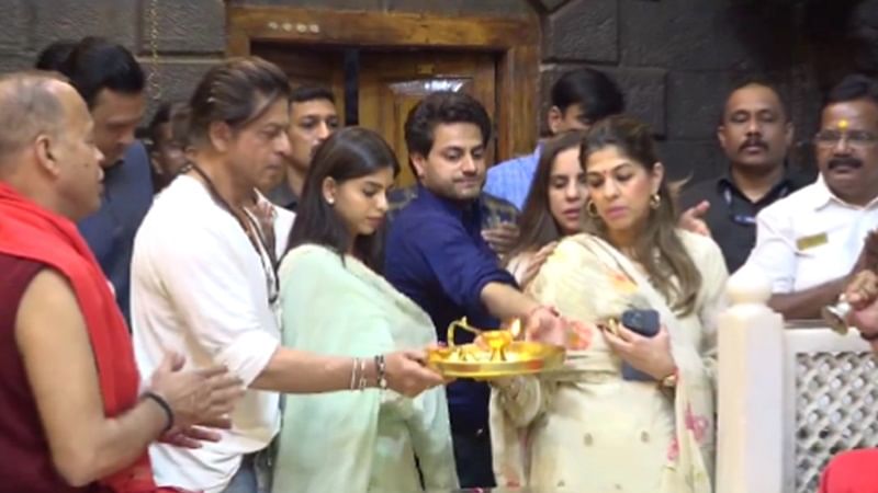 Shah Rukh Khan visits Shirdi Saibaba temple with daughter Suhana