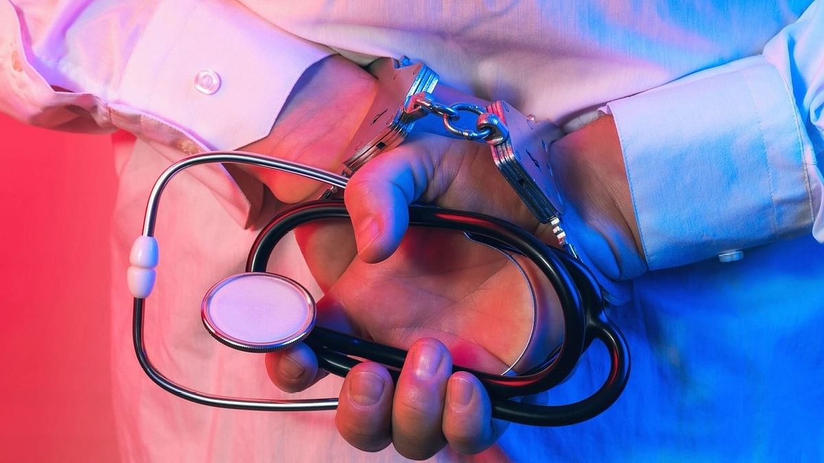 Circular issued to seal unauthorized health centres run by 'fake doctors' in Karnataka