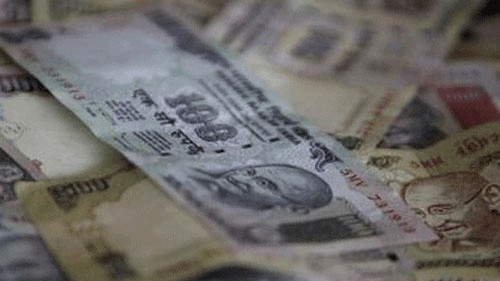 Rupee settles flat at 83.20 against US dollar