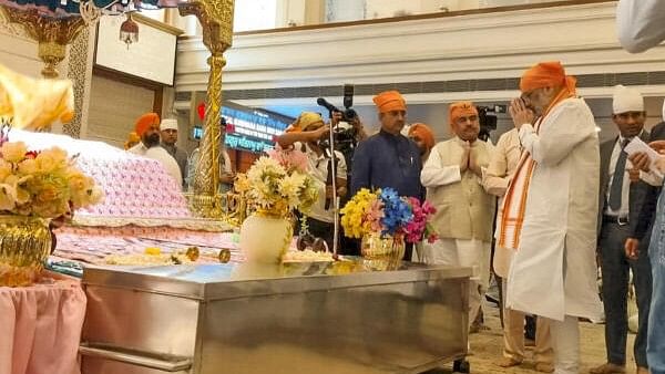 Amit Shah pays tributes to Guru Gobind Singh, his sons, wife on Veer Bal Diwas