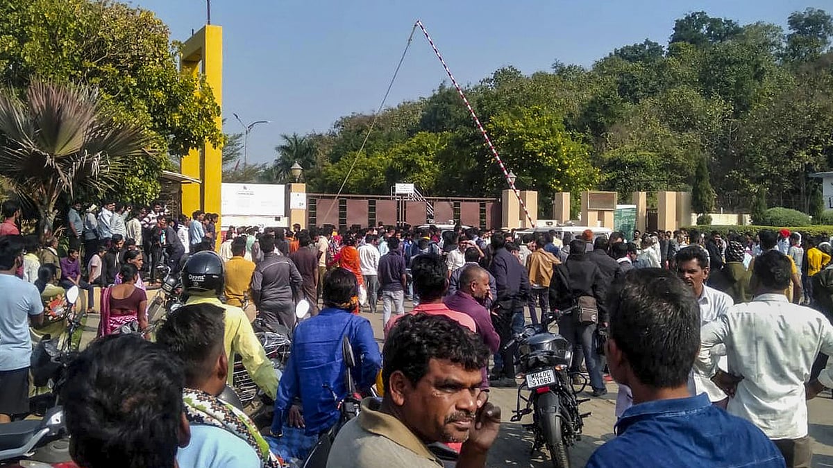 Angry locals, kin of workers block road near blast-hit factory in Nagpur - Vimarsana News