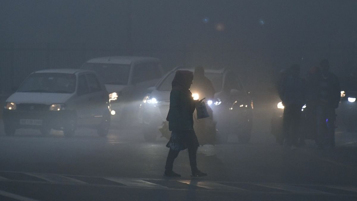 Visibility improves in Delhi, dense to moderate fog in isolated areas