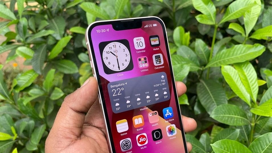 Apple rolls out iOS 17.2.1 update with bug fixes