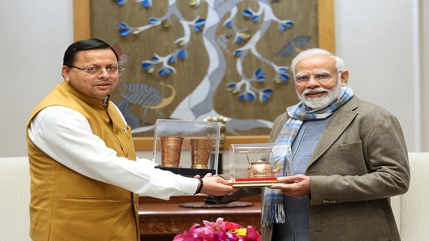 CM Dhami Meets PM Modi, Presents Bageshwar’s Copper Craft, and Discusses Uttarakhand’s Development Initiatives