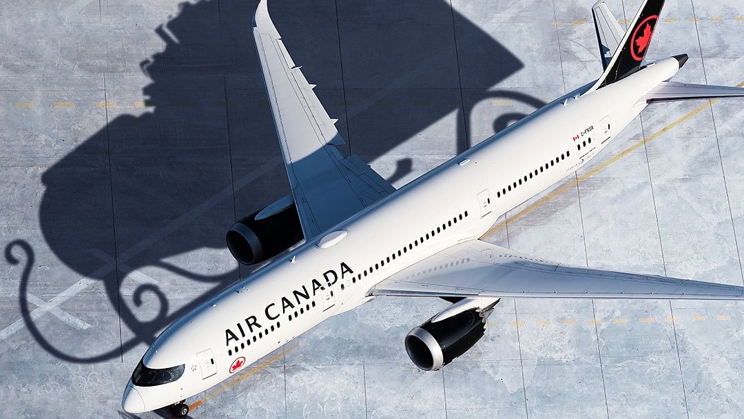 Passenger jumps from Air Canada plane, delays flight for 6 hours