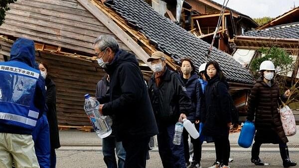 Japan to accept earthquake relief from US only