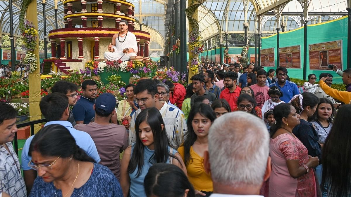 Lalbagh flower show attracts over 32,500 visitors