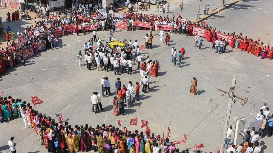 Trade unions, farmers bodies call for a strike on February 16