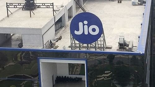 Jio adds 31.6 lakh mobile subscribers in Oct; VIL loses 20.4 lakh: TRAI data