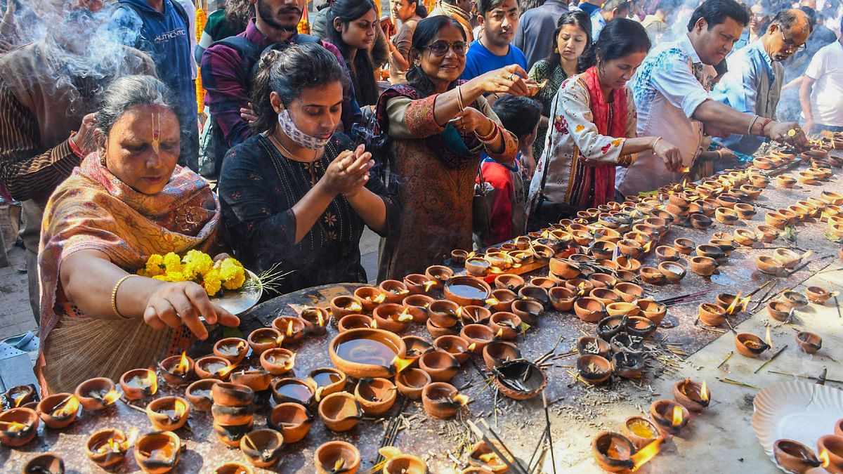 New Year 2024: Devotees visit temples for an auspicious beginning