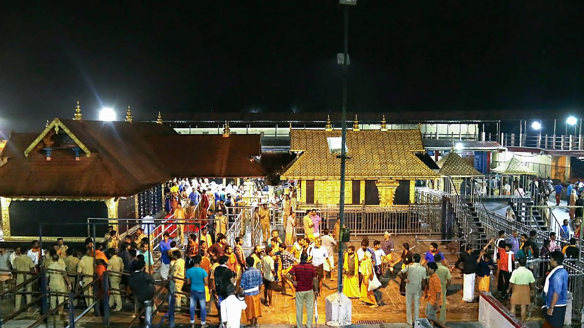 Thousands witness Sabarimala Makaravilakku, Ayyappa lullaby chanted across the globe