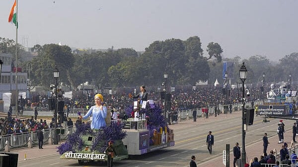 CSIR showcases purple revolution, electric tractor on Republic Day tableau - Vimarsana News