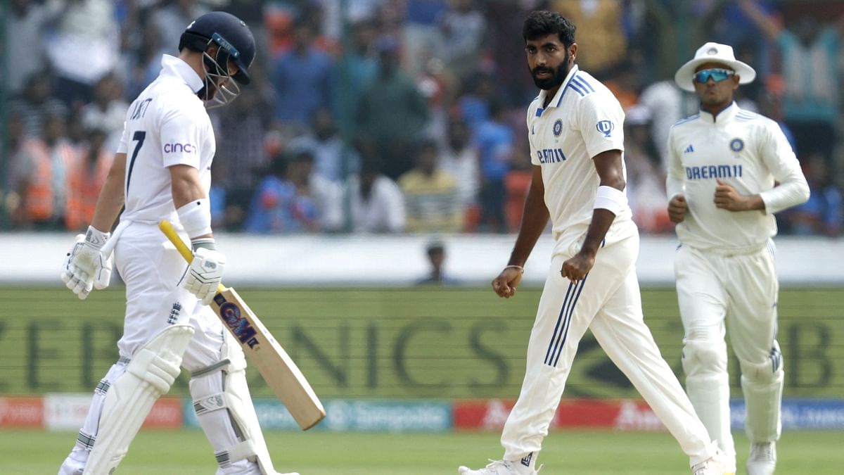 England fight to reach 89/1 at lunch on Day 3 after India make 436