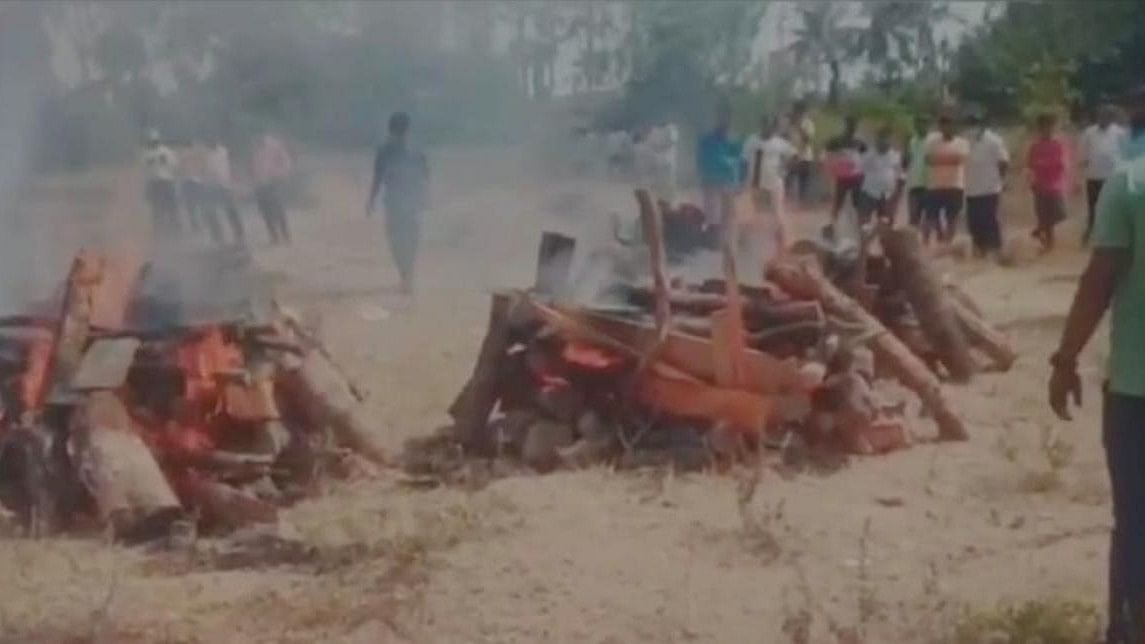 Last rites of people gunned down in Manipur performed

