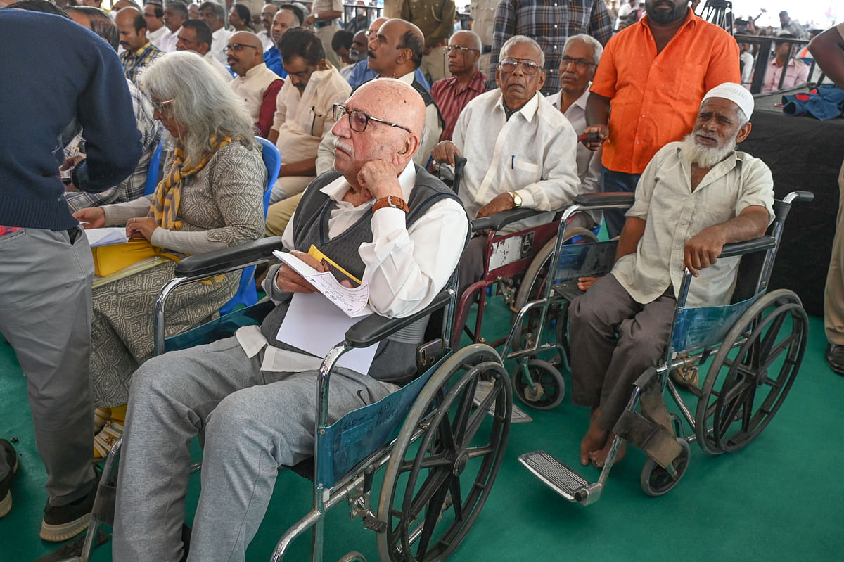 Senior citizens and people with disabilities who wanted to avail themselves of the government’s welfare schemes aired their concerns. 