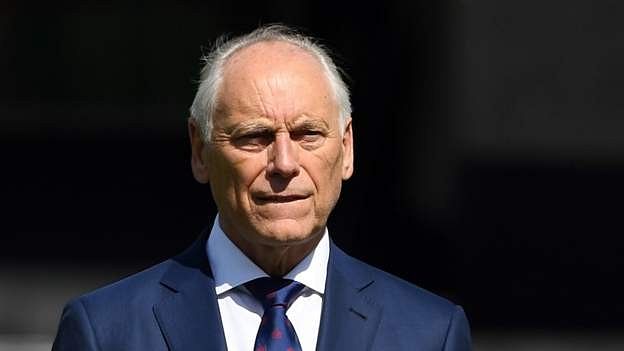 Former chairman Colin Graves apologises for racism at Yorkshire