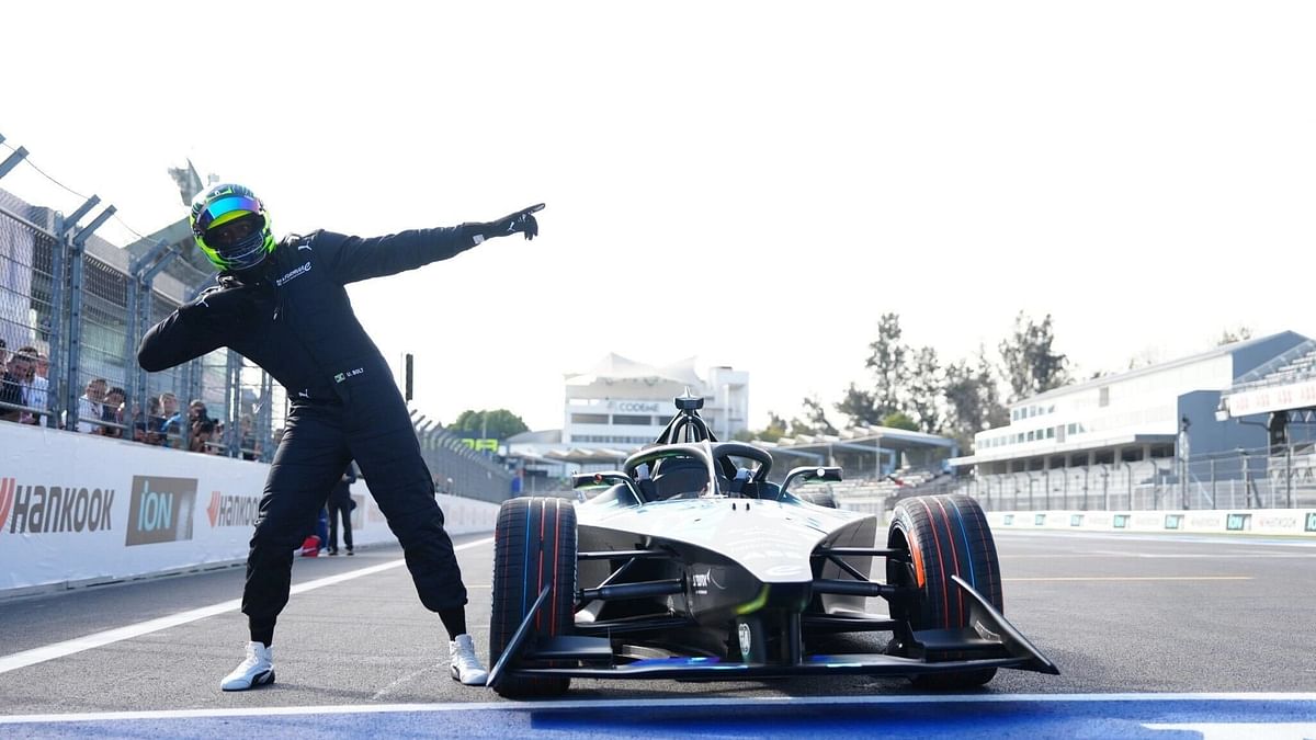 Usain Bolt drives record-breaking Formula E car in Mexico