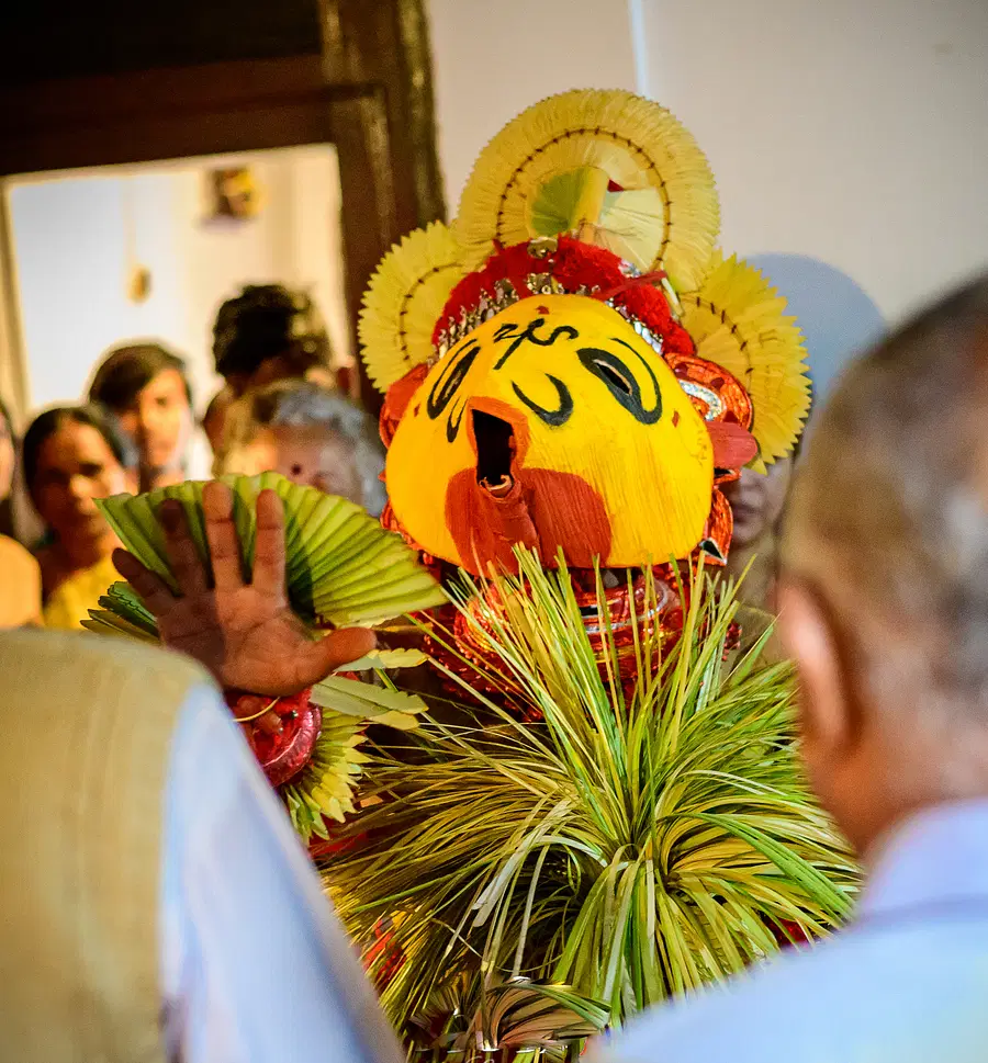 Nari Puda (tiger spirit) theray of Nadikerianda clan Karada village. 