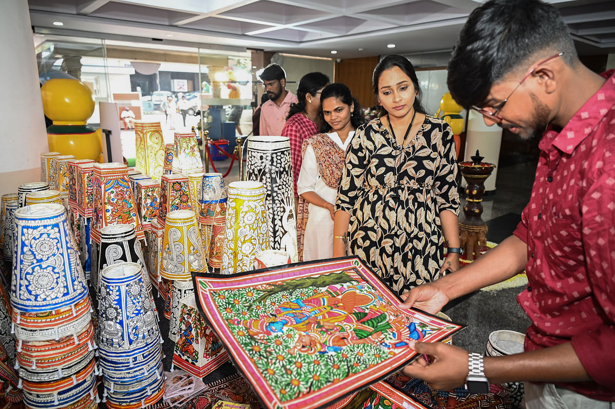 The exhibition held at the IAS Officers’ Association will be on till Wednesday. DH PHOTO/SK DINESH 