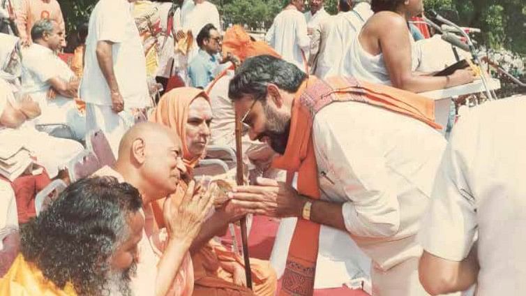 Modi at a rally organised by VHP at the Boat Club in Delhi to support the Ayodhya movement. He worked as a volunteer worker of the 'Ram Janmabhoomi' movement. 