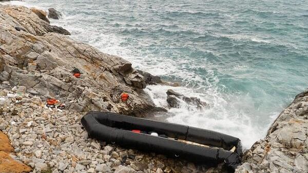 Two migrants found dead, 18 rescued off Greek island