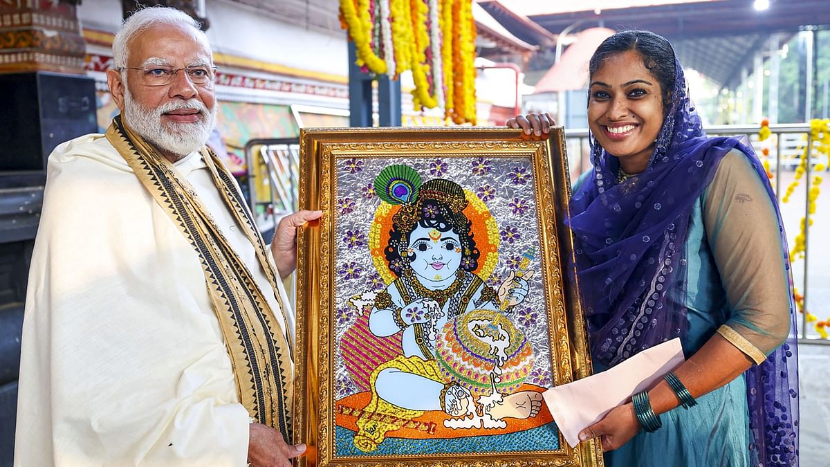 Jasna's lord Krishna paintings fascinates PM; Muslim woman chasing her passion ignoring threats from community  