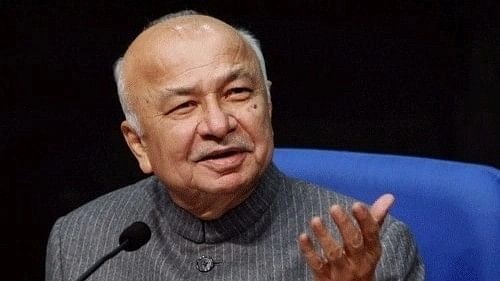 Sushilkumar Shinde drops a 'bomb', says BJP lured him twice to join the party