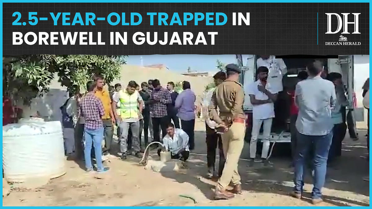 2.5-year-old trapped in a borewell in Gujarat for 6-7 hours | Rescue operations under way