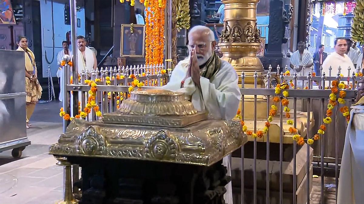 PM Modi offers prayers at Kerala's Lord Krishna temple, attends party leader's family wedding