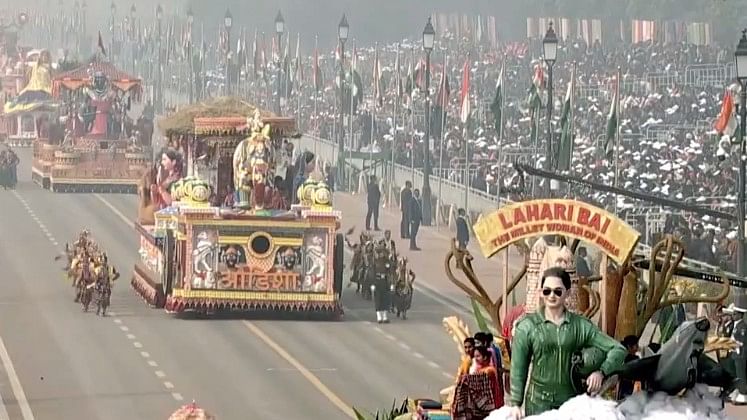 'Super 100' winners of Veer Gatha project among special guests at R-day parade