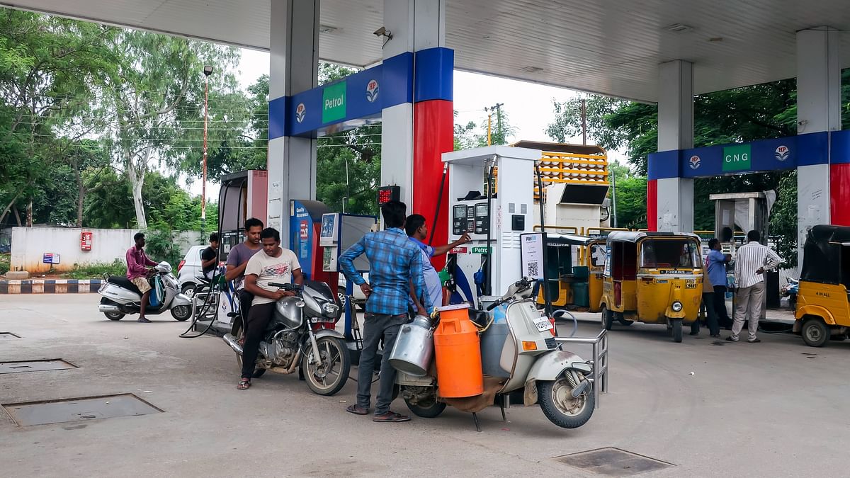 Oil companies likely to cut petrol, diesel prices by Rs 5-10 next month