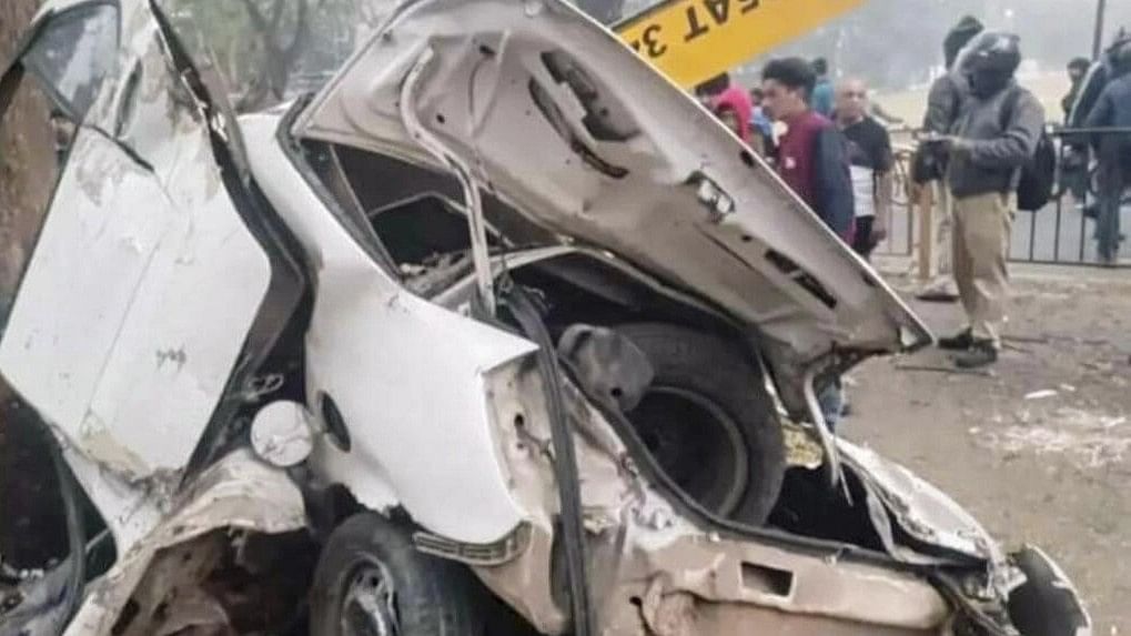 Jharkhand: 6 killed, 2 injured as car hits divider in Jamshedpur
