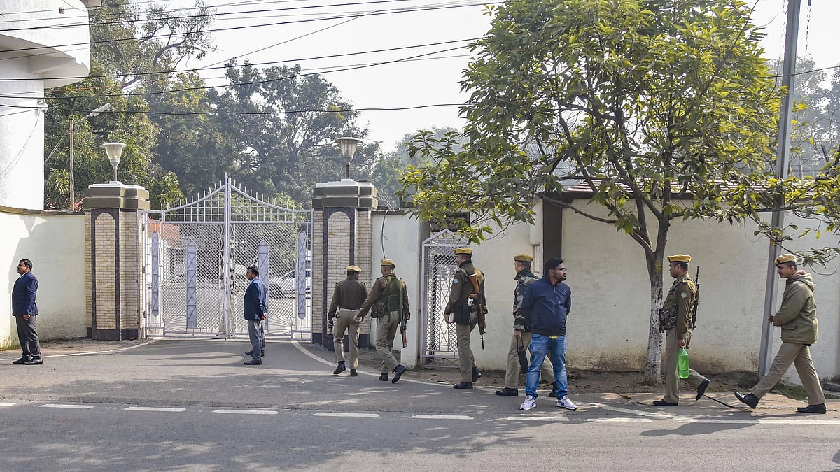 Security beefed in Ranchi ahead of Hemant Soren's questioning by ED - Vimarsana News