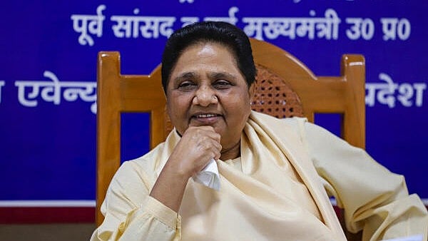 UP CM Yogi, Dy CM Maurya and Akhilesh Yadav greet Mayawati on her birthday - Vimarsana News