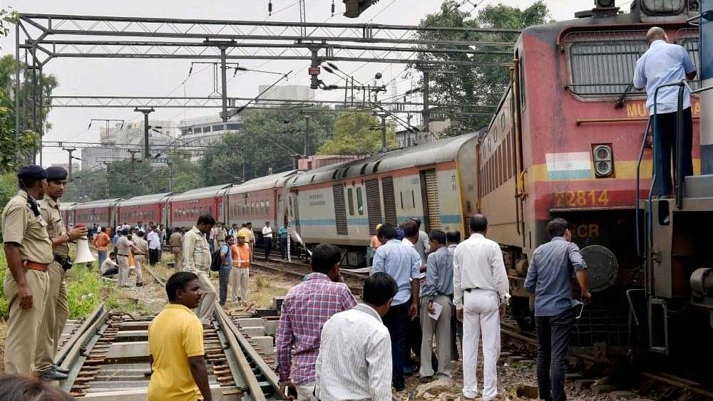 Two bogies of Kannur-Alappuzha Executive Express derail, train delayed